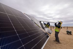 El 41% de la electricidad mundial se genera ya con fuentes sin emisiones: nueve gráficos para entender la transición energética global