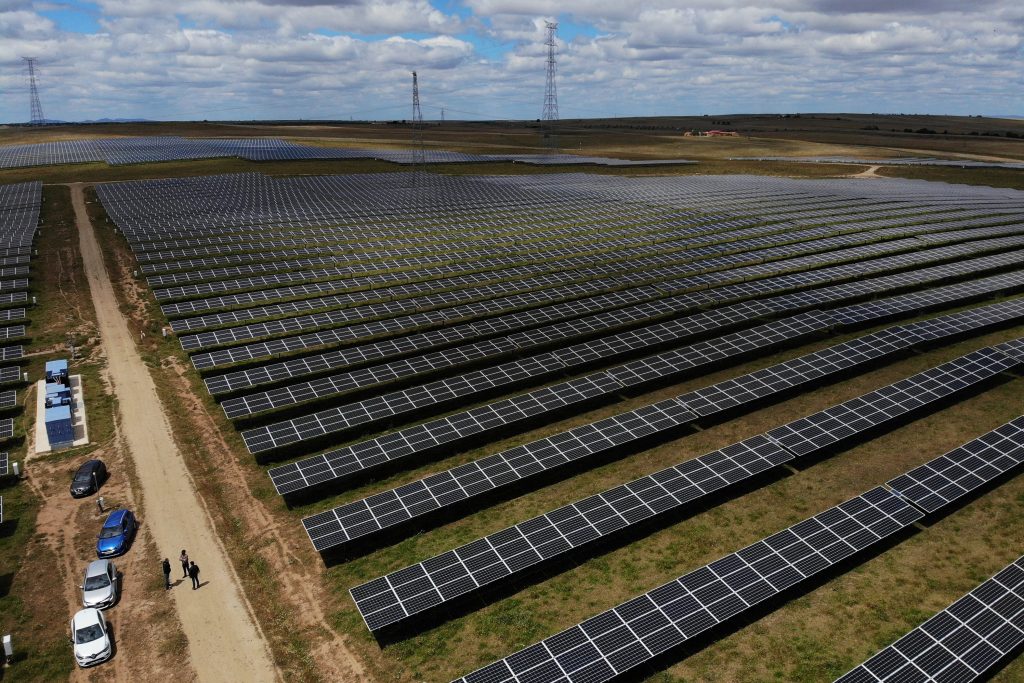 Las energías renovables, en la diana por un apagón del que todavía no se saben las causas