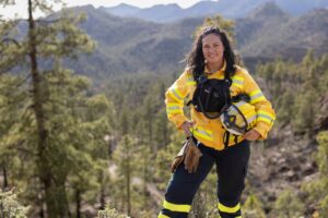 Sara Gutiérrez, bombera forestal: “Los incendios no se apagan con aviones y helicópteros”