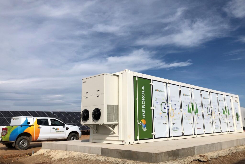 Las baterías nos permitirán tener energía renovable a cualquier hora a precio asequible