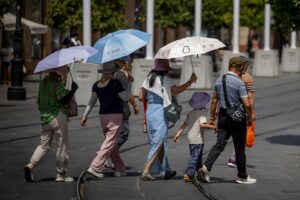 España afronta la recta final de la ola de calor con casi toda la Península y Baleares en alerta